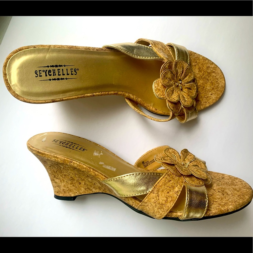 Seychelles Sandals with flower detail